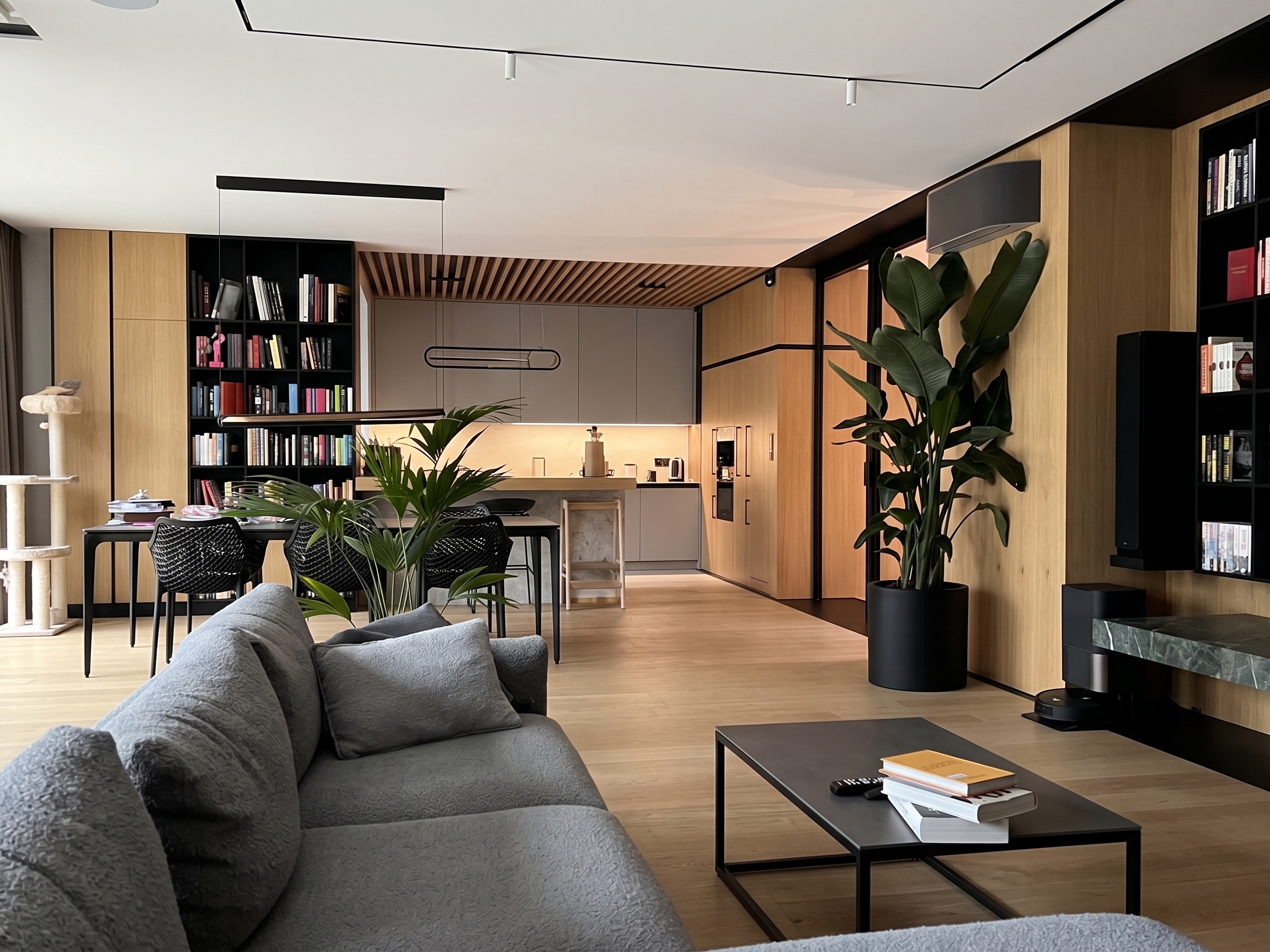 Apartament Warszawa II / Autorska Stolarnia, Wyspa & Szklane Drzwi